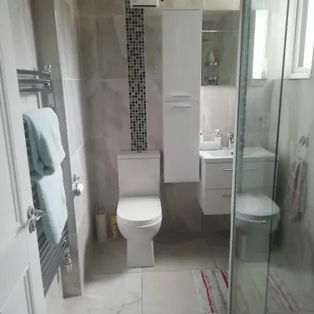Apartamento Peaceful Private Guest Town Centre